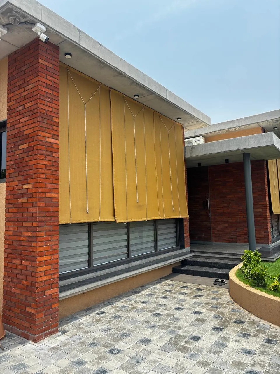 Plaza Shopfront